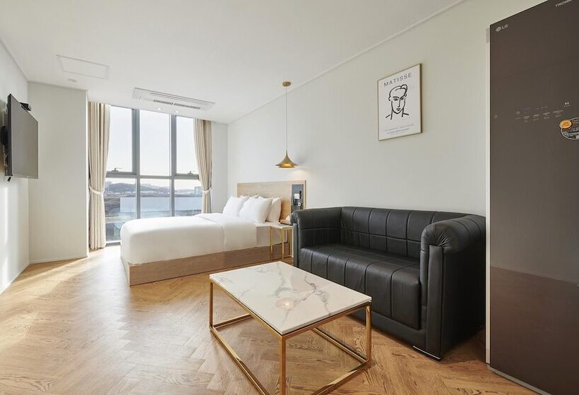 Motel Dongtan Station Obut