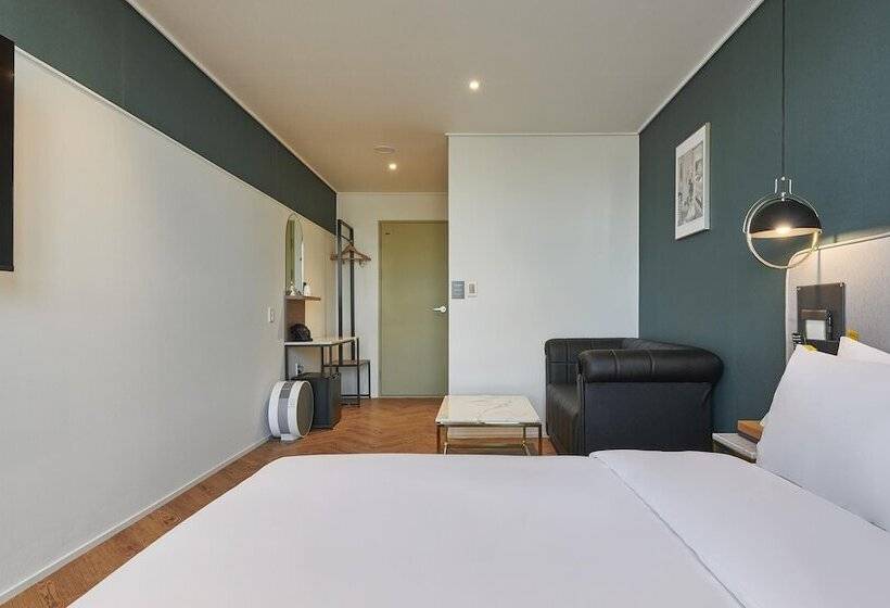 Motel Dongtan Station Obut