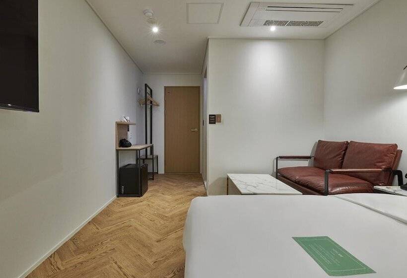 Motel Dongtan Station Obut