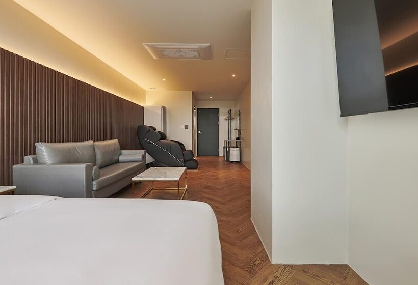 Motel Dongtan Station Obut