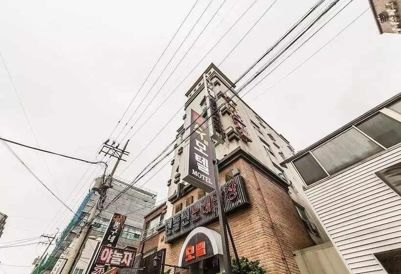 モーテル Suwon City Hall Station Soo