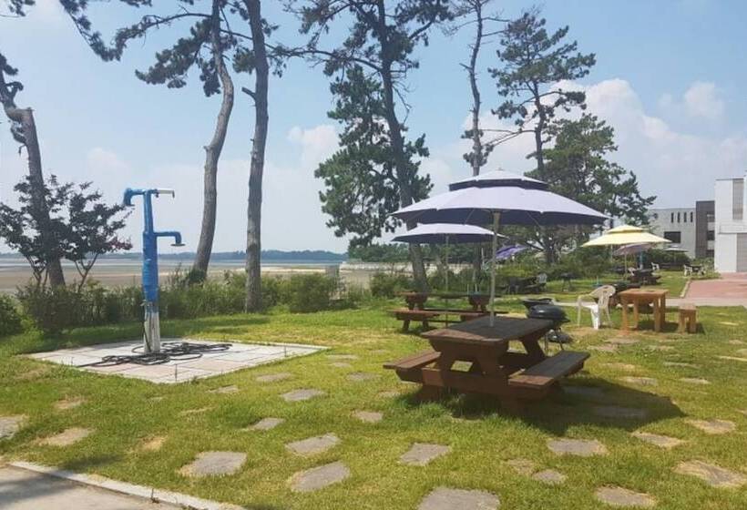 Muan Tommeori Resort Pension