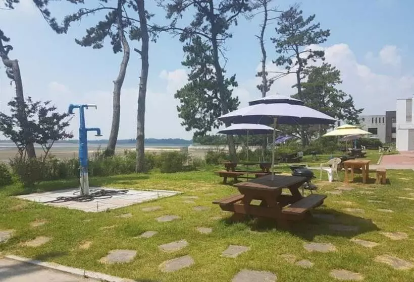 Muan Tommeori Resort Pension