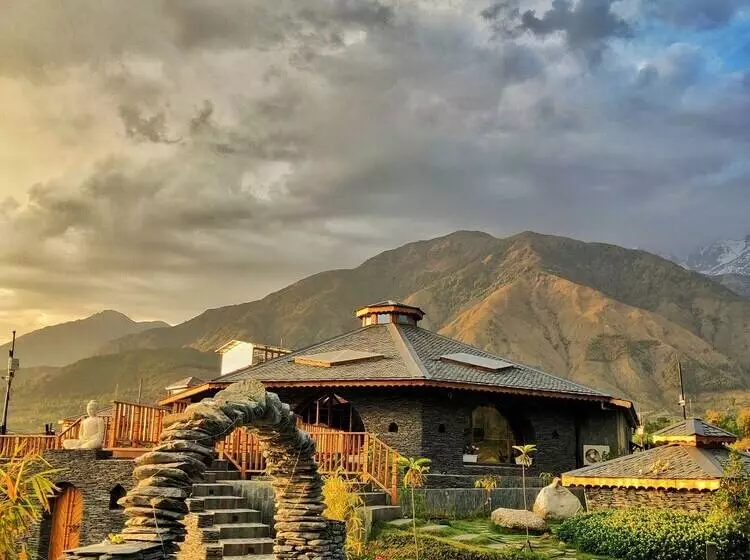 リゾートホテル Osho Himalayas