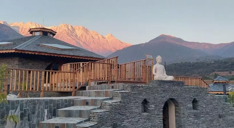 リゾートホテル Osho Himalayas