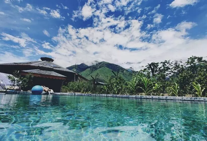 リゾートホテル Osho Himalayas