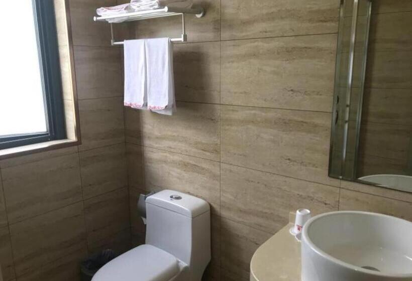 Shell Hotel Shanghai Minhang District Wenjing Road Metro Station