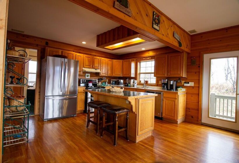 4br Mountain View Cabin