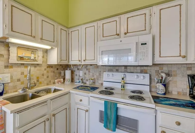 Little Gasparilla Island Paradise: Walk To Beach!