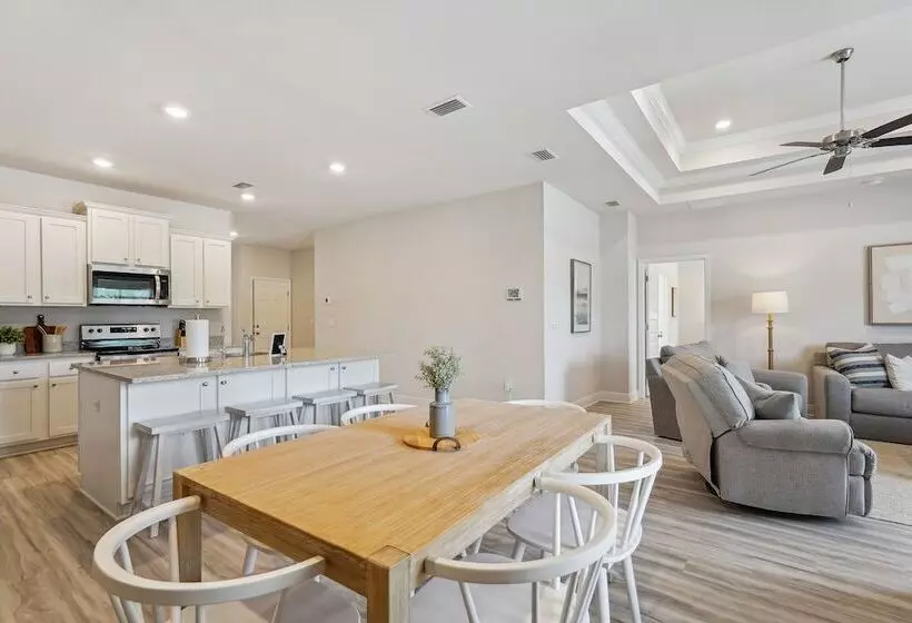 Port St Joe Escape W/ Golf Cart & Pool Access