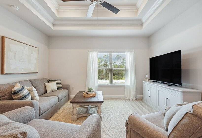 Port St Joe Escape W/ Golf Cart & Pool Access