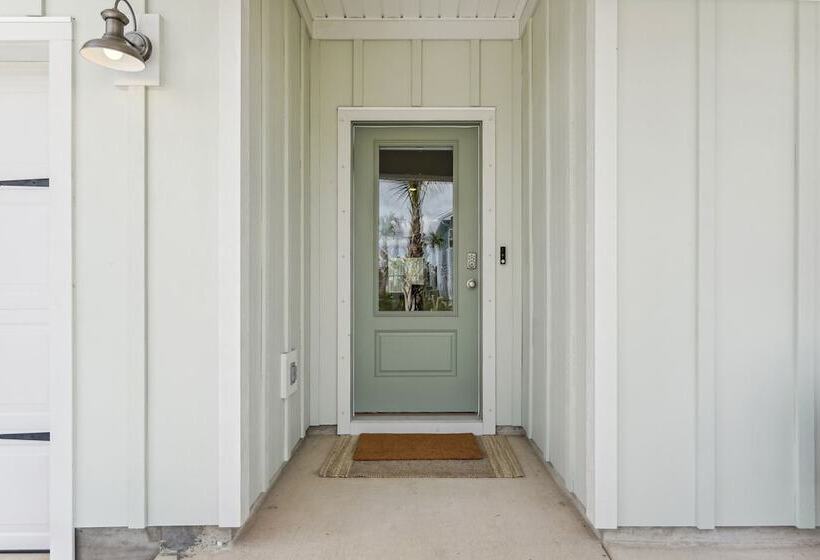 Port St Joe Escape W/ Golf Cart & Pool Access