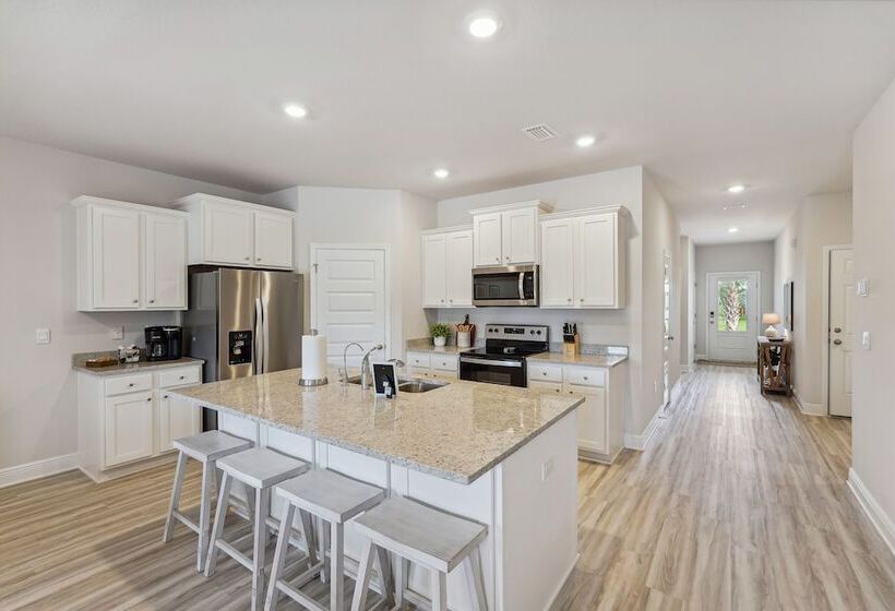 Port St Joe Escape W/ Golf Cart & Pool Access