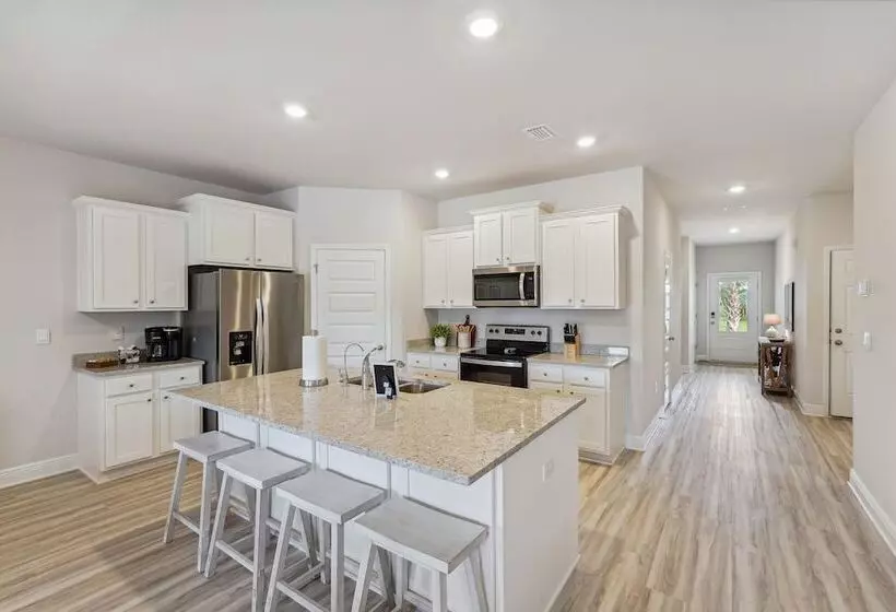 Port St Joe Escape W/ Golf Cart & Pool Access