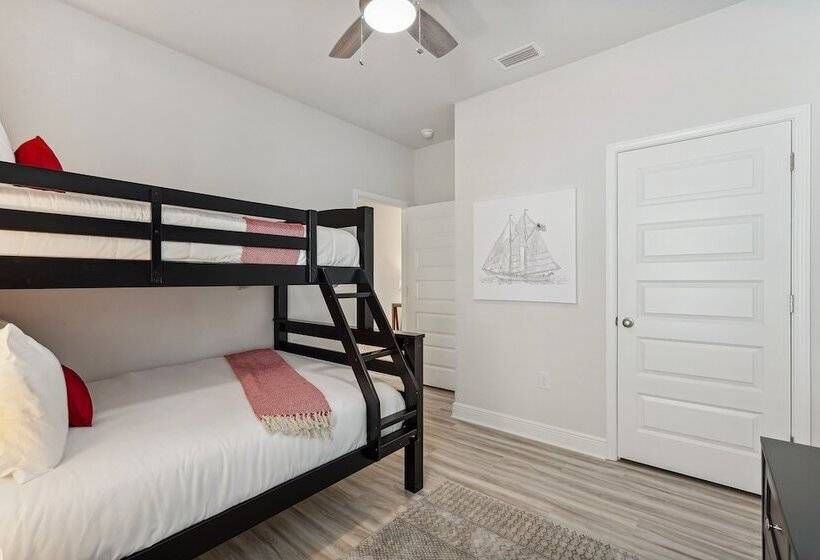 Port St Joe Escape W/ Golf Cart & Pool Access