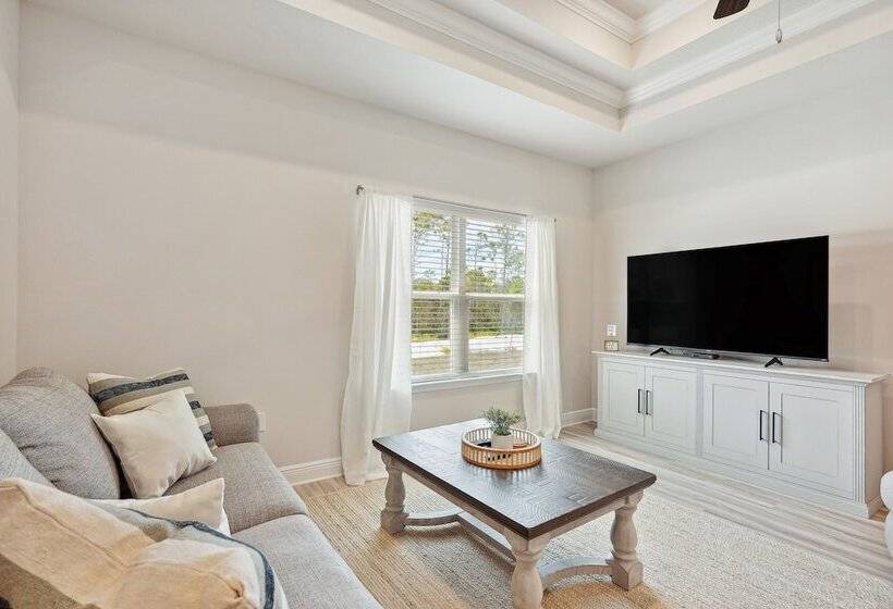 Port St Joe Escape W/ Golf Cart & Pool Access