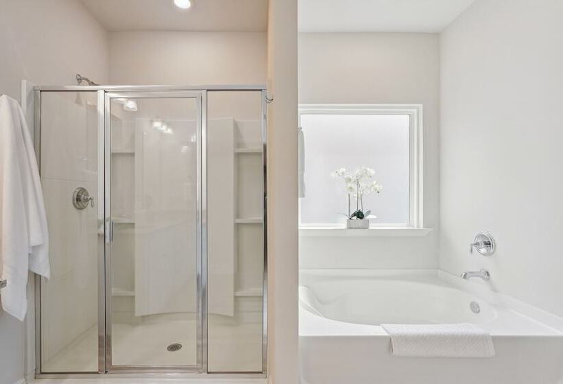 Port St Joe Escape W/ Golf Cart & Pool Access