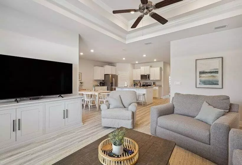 Port St Joe Escape W/ Golf Cart & Pool Access