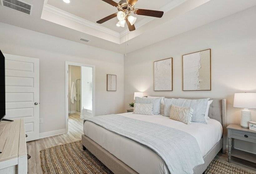 Port St Joe Escape W/ Golf Cart & Pool Access