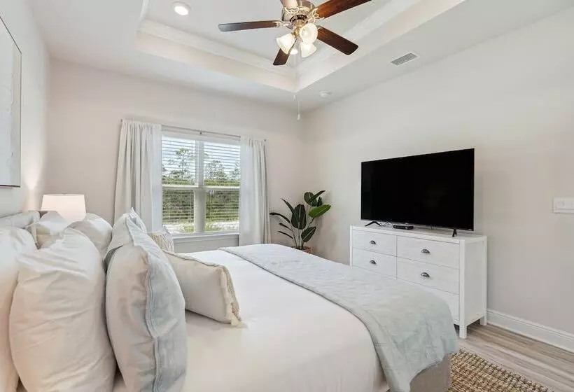 Port St Joe Escape W/ Golf Cart & Pool Access