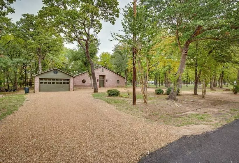 Cedar Creek Lake Retreat   Near Wedding Venues