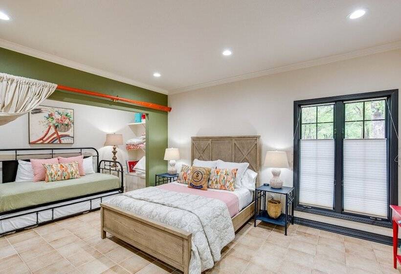 Cedar Creek Lake Retreat   Near Wedding Venues