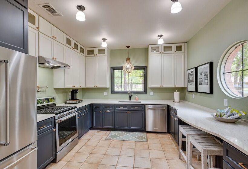 Cedar Creek Lake Retreat   Near Wedding Venues