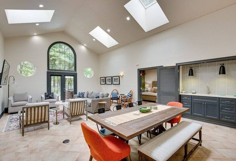 Cedar Creek Lake Retreat   Near Wedding Venues