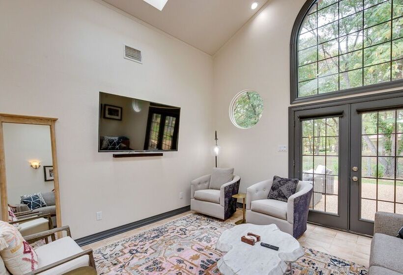 Cedar Creek Lake Retreat   Near Wedding Venues