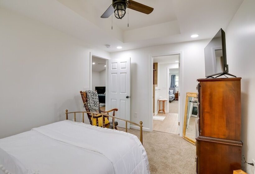 Charming Country Cottage In Goodspring!