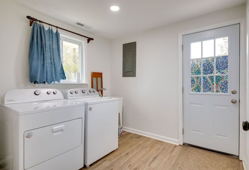 Charming Country Cottage In Goodspring!