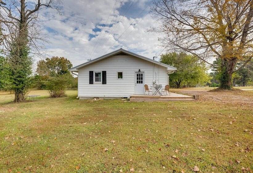 Charming Country Cottage In Goodspring!