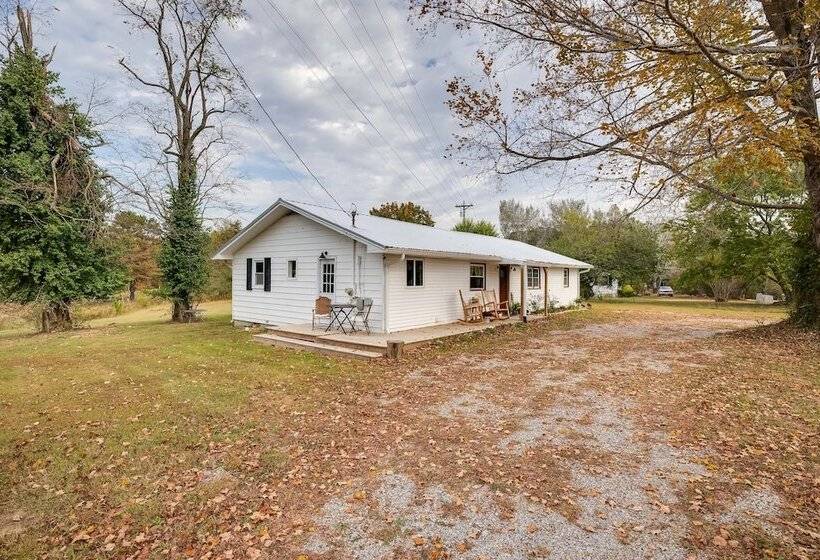 Charming Country Cottage In Goodspring!