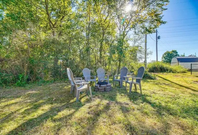 Charming Home Near Cherokee Riverside State Park!