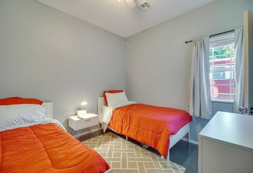 Charming Home Near Cherokee Riverside State Park!