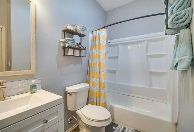 Charming Home Near Cherokee Riverside State Park!