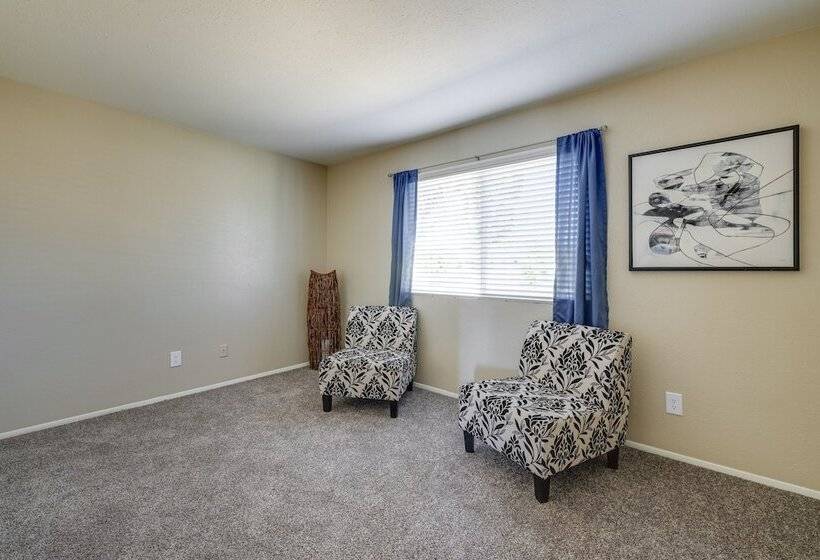 Charming Tempe Home W/ Pool & Putting Green!