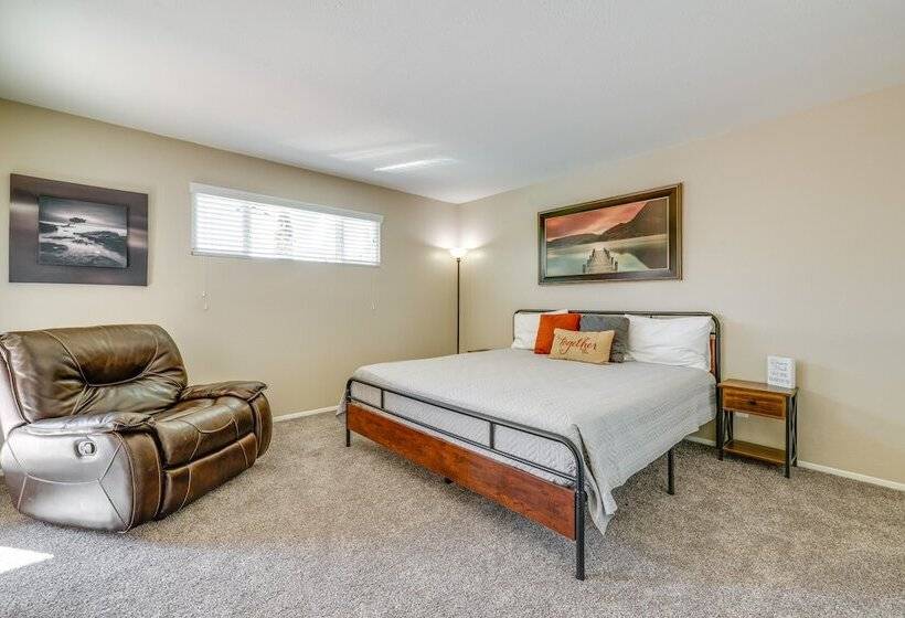 Charming Tempe Home W/ Pool & Putting Green!