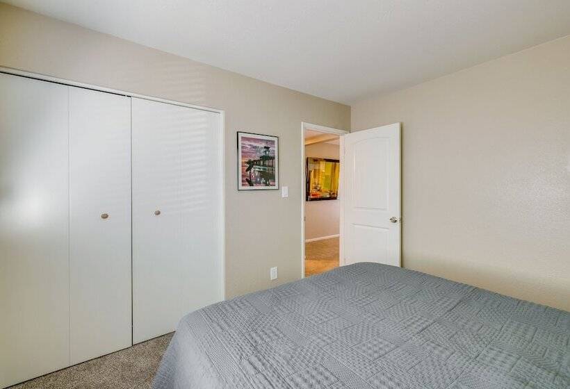 Charming Tempe Home W/ Pool & Putting Green!