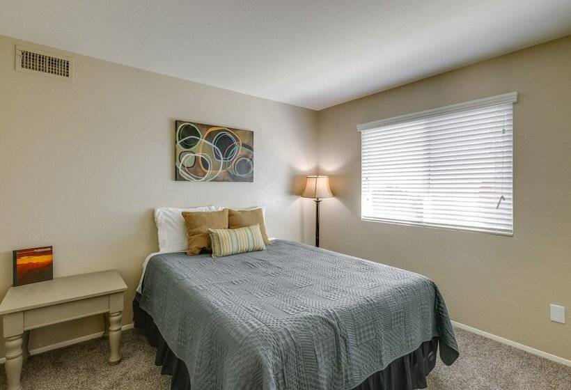 Charming Tempe Home W/ Pool & Putting Green!