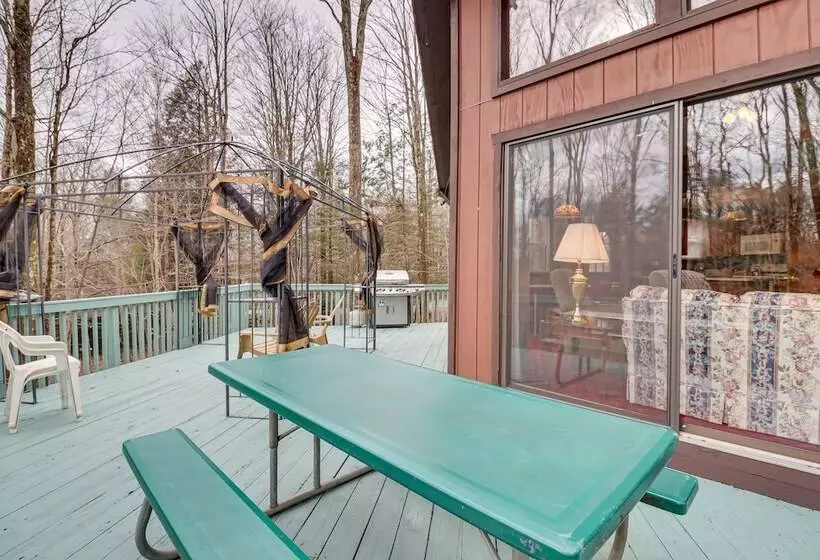 6 Mi To Jack Frost Ski Resort: Family Home W/ Deck