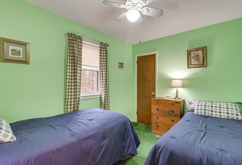 6 Mi To Jack Frost Ski Resort: Family Home W/ Deck