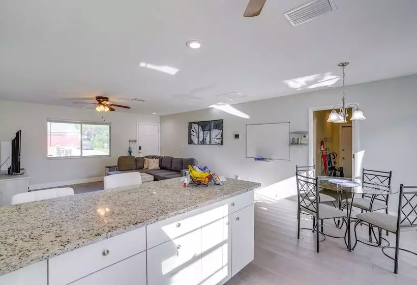 Fort Myers Vacation Home W/ Patio ~ 14 Mi To Beach