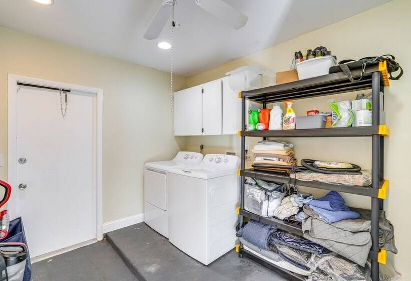 Fort Myers Vacation Home W/ Patio ~ 14 Mi To Beach