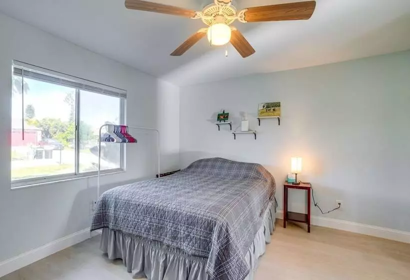 Fort Myers Vacation Home W/ Patio ~ 14 Mi To Beach