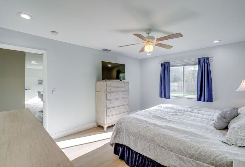 Fort Myers Vacation Home W/ Patio ~ 14 Mi To Beach