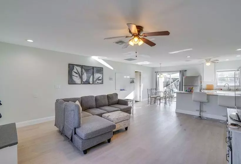 Fort Myers Vacation Home W/ Patio ~ 14 Mi To Beach