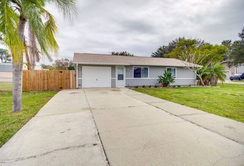 Fort Myers Vacation Home W/ Patio ~ 14 Mi To Beach