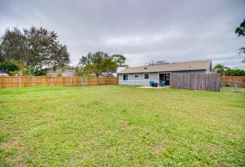 Fort Myers Vacation Home W/ Patio ~ 14 Mi To Beach