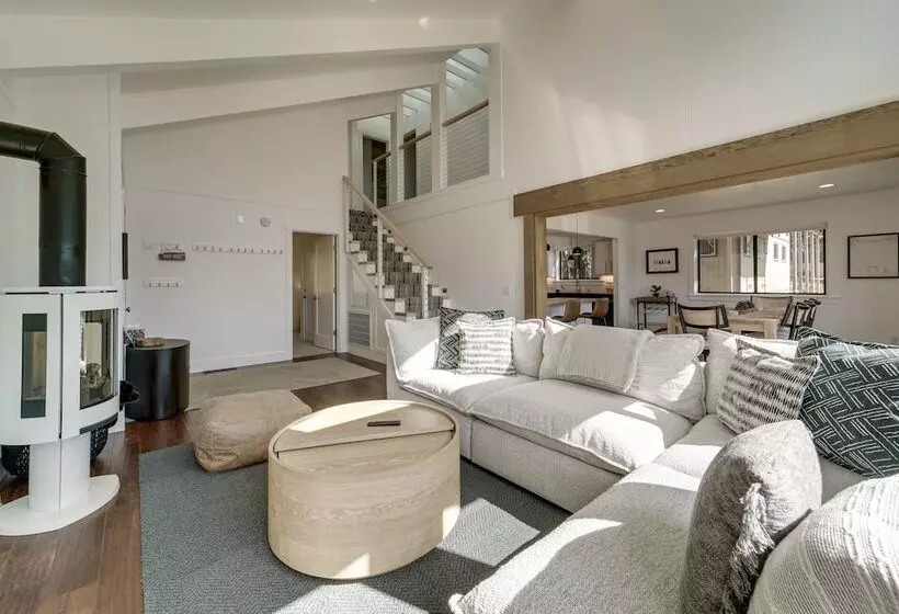 Gorgeous Tahoe City Home W/ Views, Steps To Beach